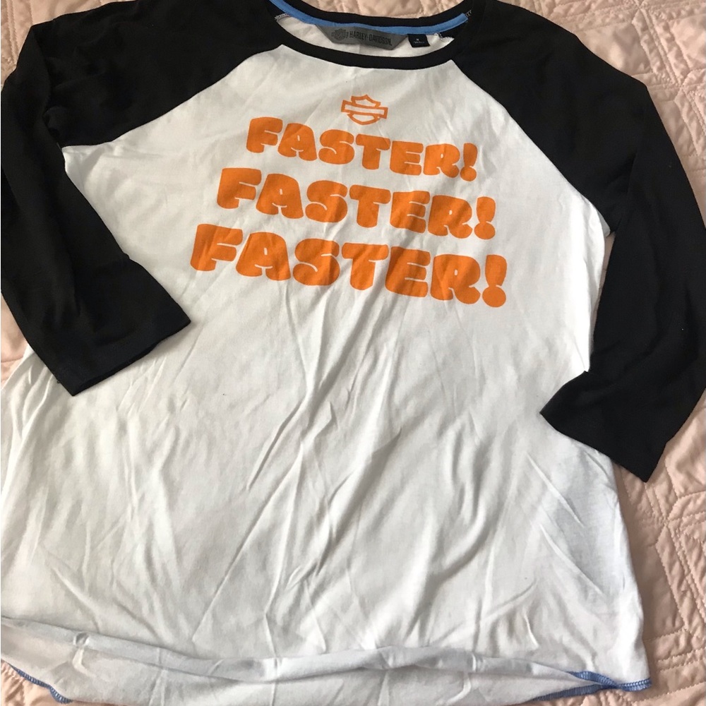 HD 3/4 sleeve lightweight pullover t-shirt in black and white. Size M